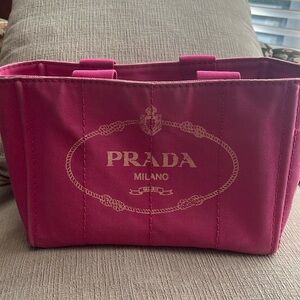 Pink Prada Canapa